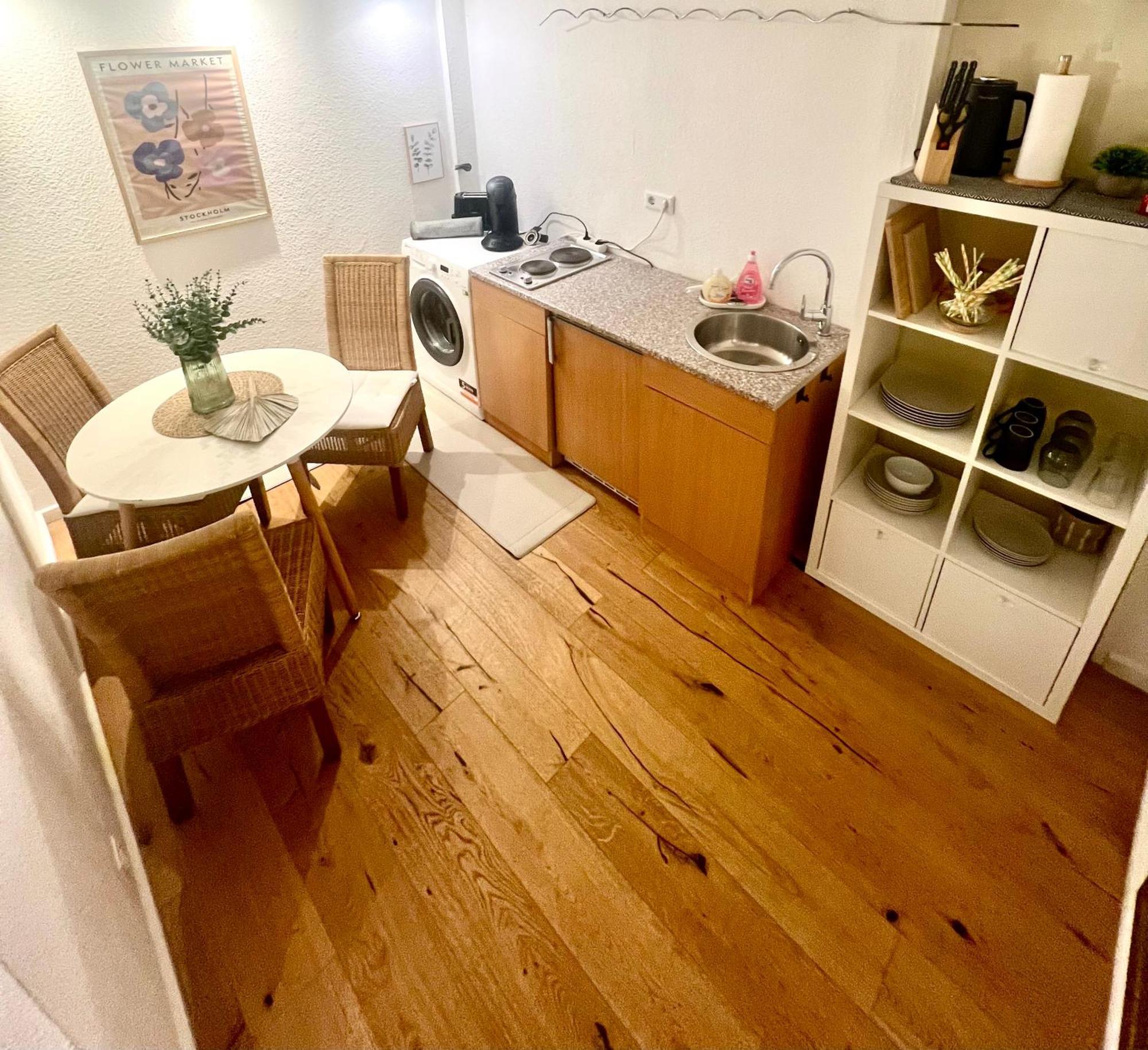 Gemuetliche Souterrain Wohnung Neben Der Universitaetsklinik In Homburg Eksteriør bilde